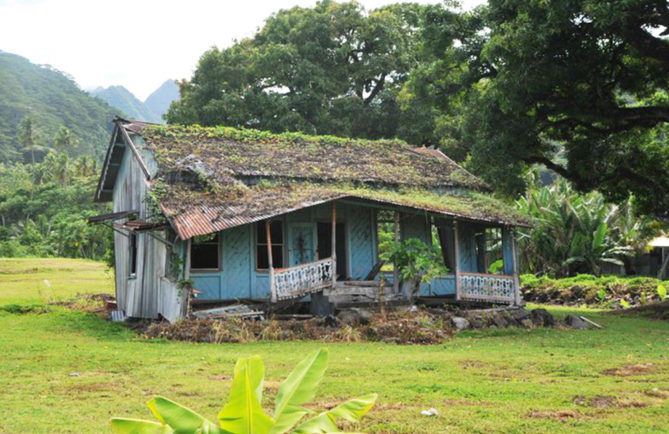 Ancienne maison de Teahupoo. Photo Alain Mailion