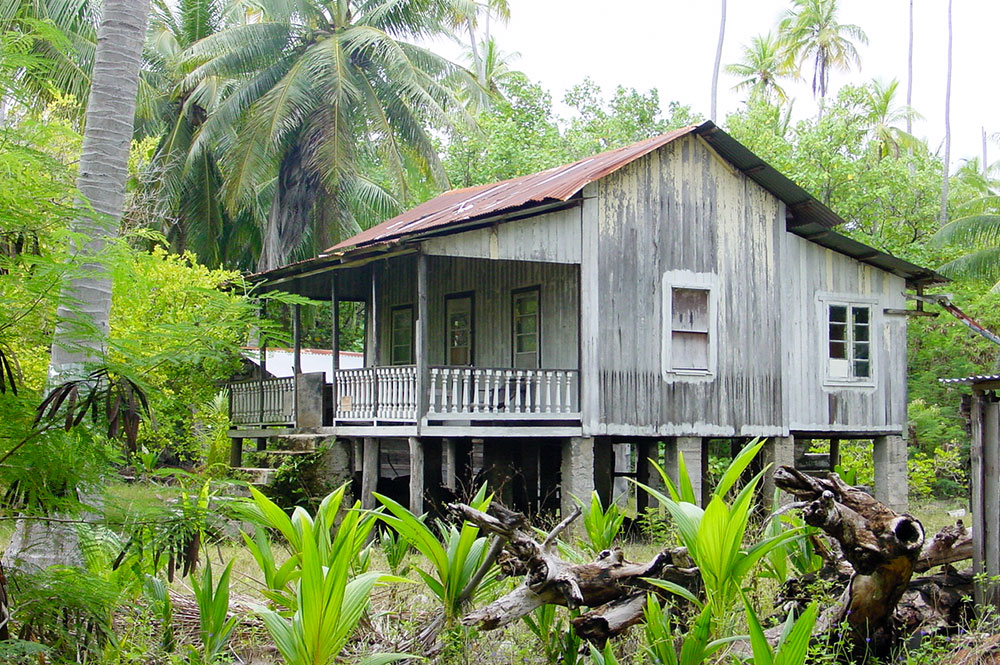 Maison Lacourt du vieux village Maiai à Tikehau.. 2003 ©Tahiti Heritage 