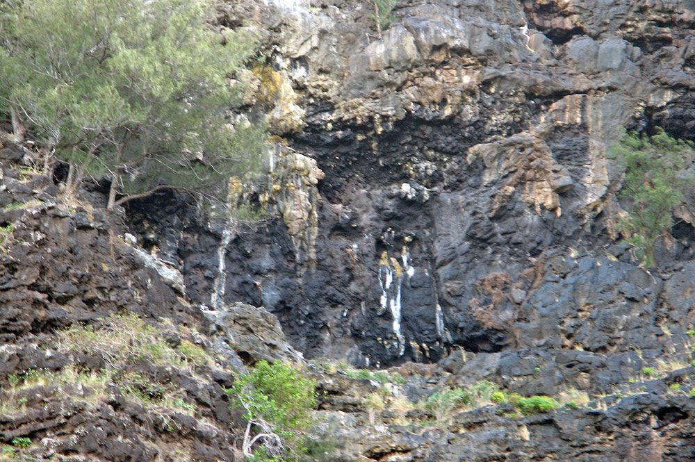 Grotte à sel de Hane, à Ua Huka, Marquises © Tahiti Heritage