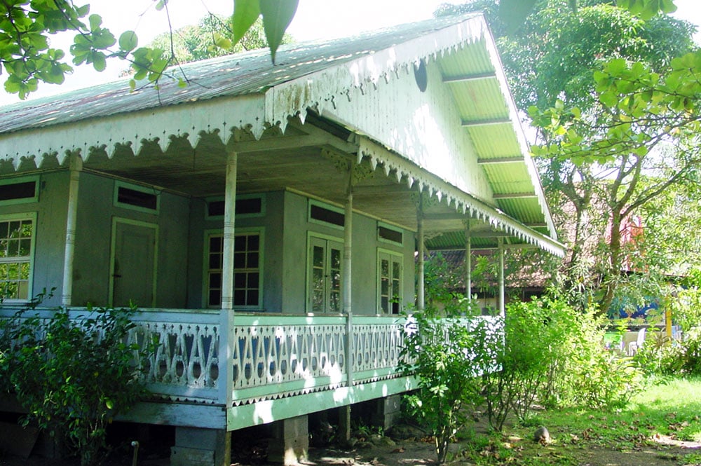 Fare Vanira de Paopao, Moorea. 2002 © Tahiti Heritage