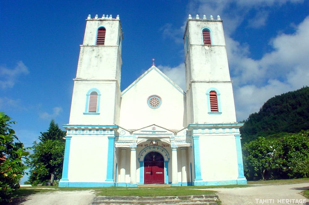 La cathédrale Saint-Michel de Rikitea, Mangareva, Gambier en 2000 © Tahiti Heritage