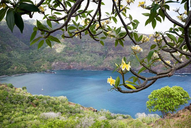 Baie de Hanaiapa à Hiva Oa. Photo Yan Peirsegaele