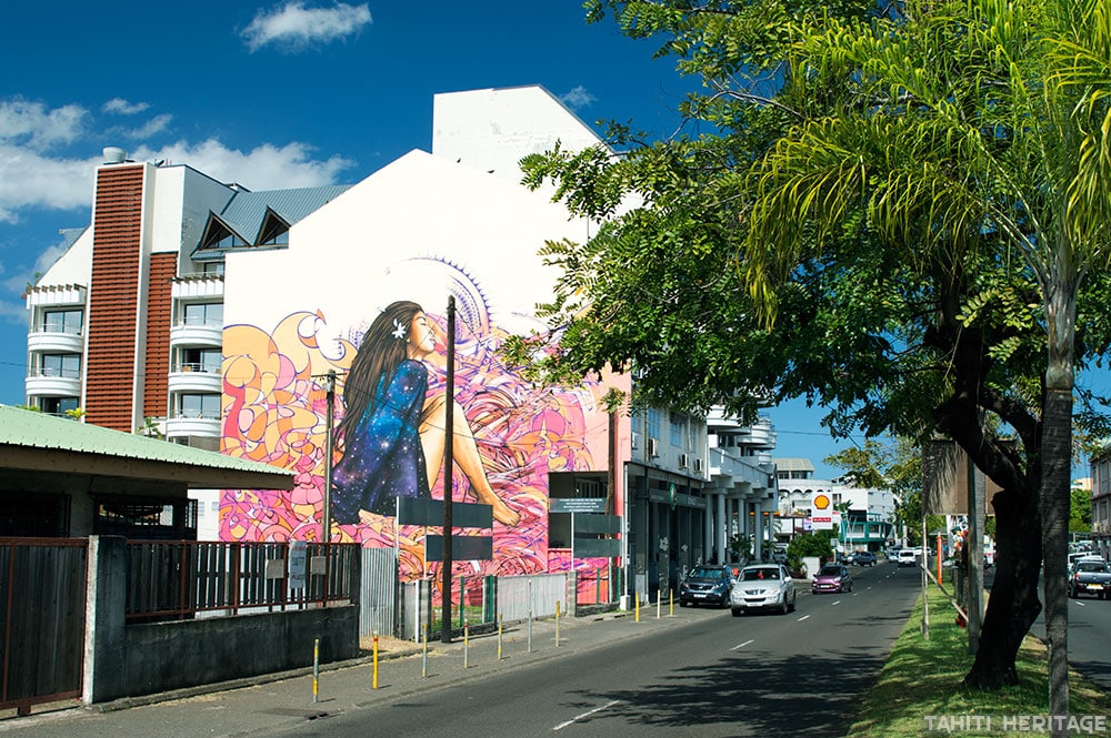 Street art, la vahine rose de Prince Hinoi.