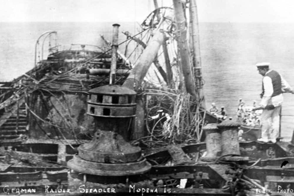 Epave du corsaire allemand Seeadler à Mopelia en 1917.