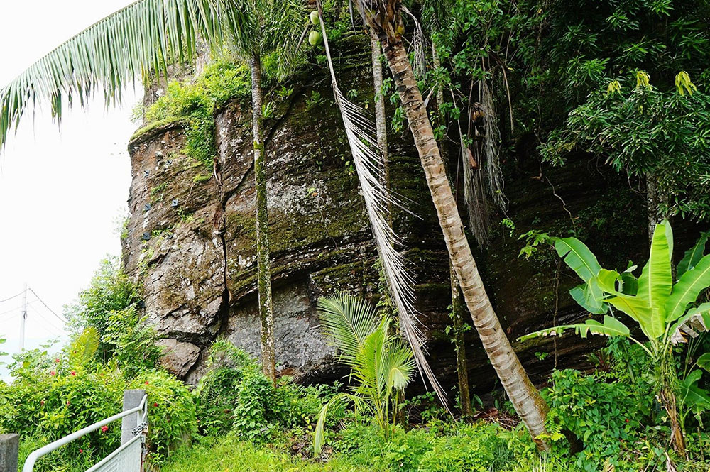 Grotte de Maui à Vairao, Tahiti iti