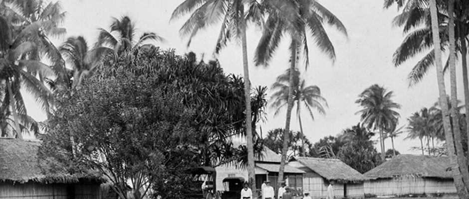 Le village de Tautira en 1900. Photo Henri Lemasson