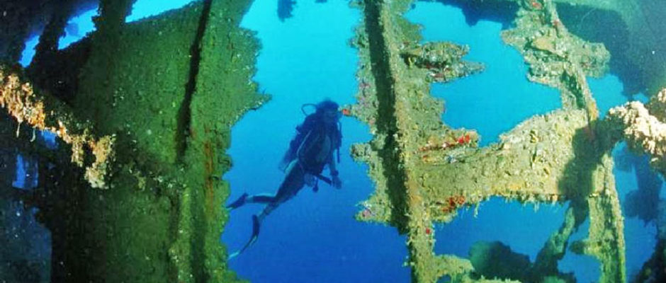 Epave du Nordby à Uturoa, Raiatea. Photo Hémisphère Sub