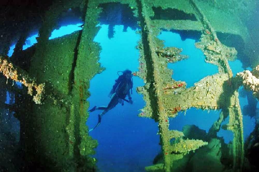 Epave du Nordby à Uturoa, Raiatea. Photo Hémisphère Sub