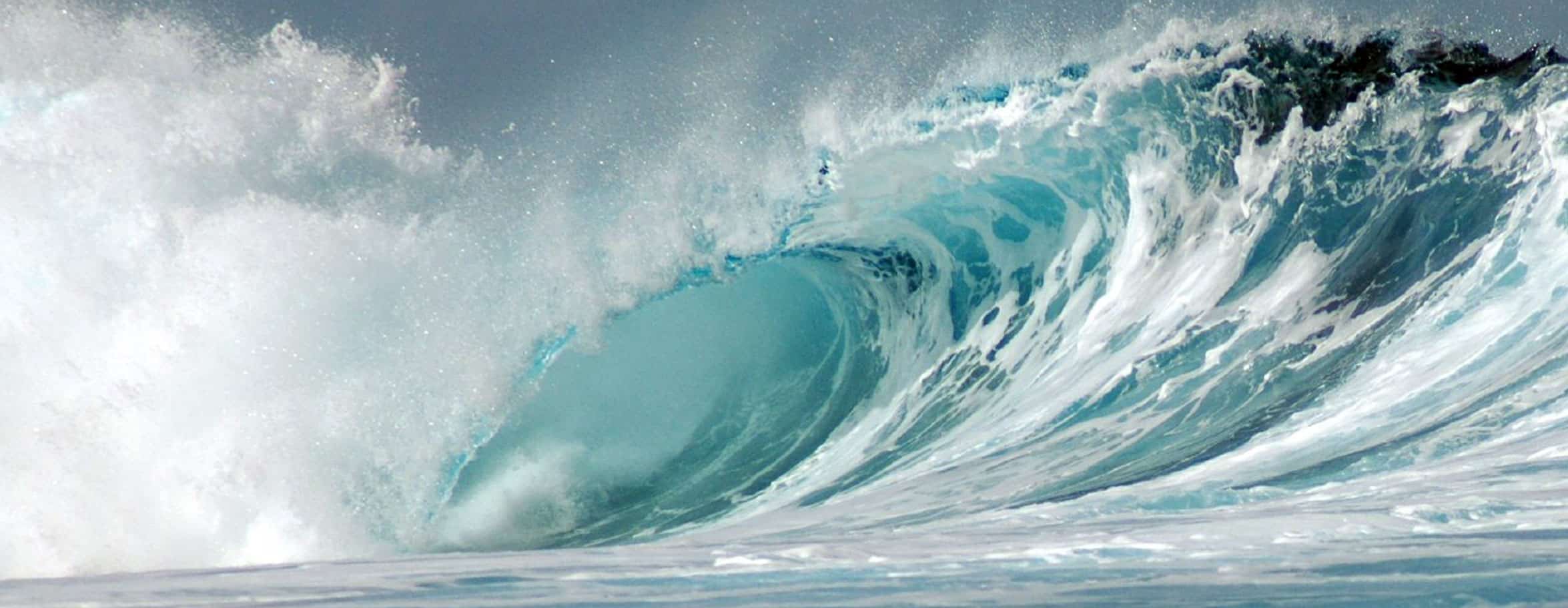 Vague de Teahupoo. Photo Pierre Lesage