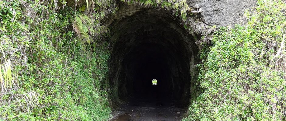 Entrée du tunnel de la Papenoo,coté Papenoo. Photo Brice Neham