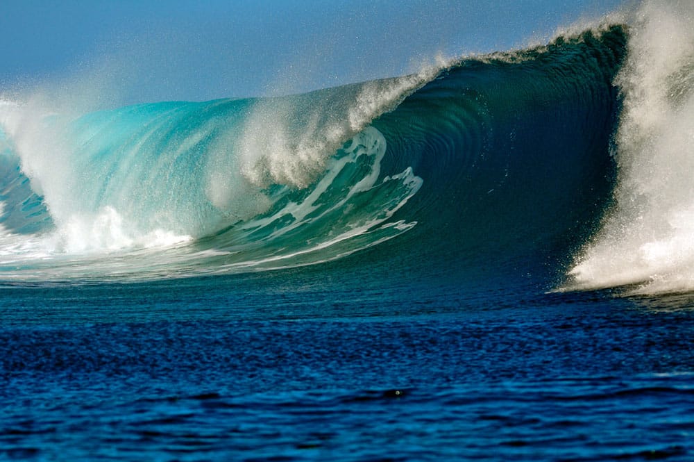 Vague de Teahupoo à Tahiti. Photo Pierre Lesage