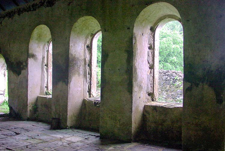 Intérieur de la chapelle St Agathe du couvent de Rouru 