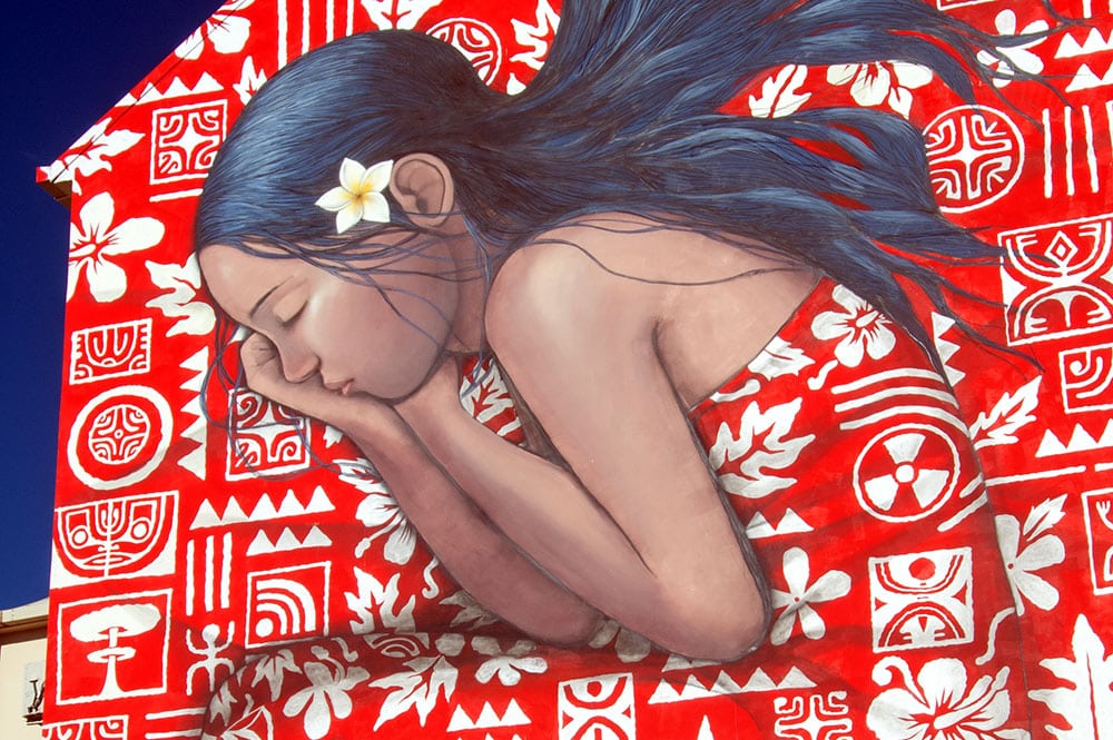 Street art, la tahitienne rouge par Seth et HTJ. Photo Tahiti Heritage