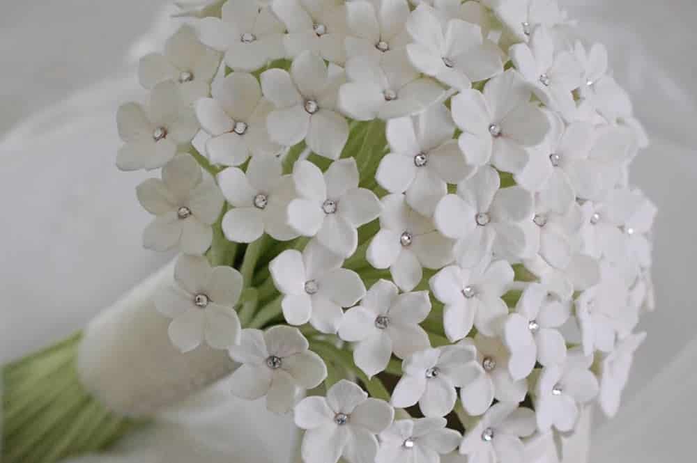 Bouquet de mariage à base de Stéphanotis (liane de cire)