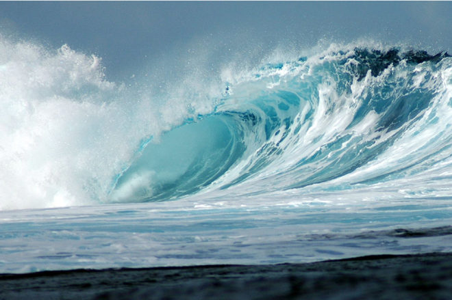 Vague mystique de Teahupoo, Tahiti Photo Pierre Lesage