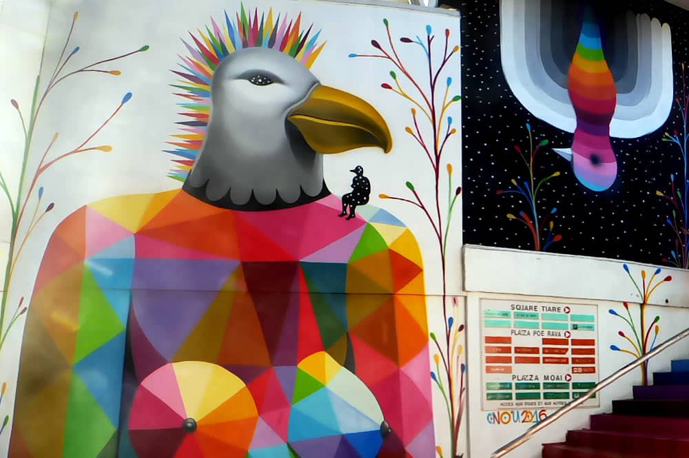 Street Art, les oiseaux de Okuda du centre Vaima à Papeete