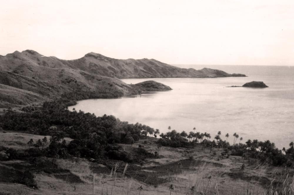 Baie de Rikitea, à Mangareva, Gambier, en 1934. Mangarevan expedition